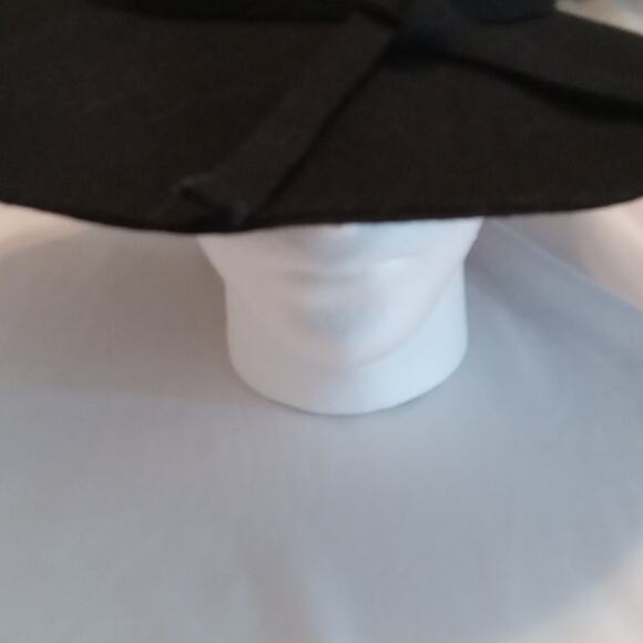Black 100% Wool Round Hat Classy - Picture 2 of 5